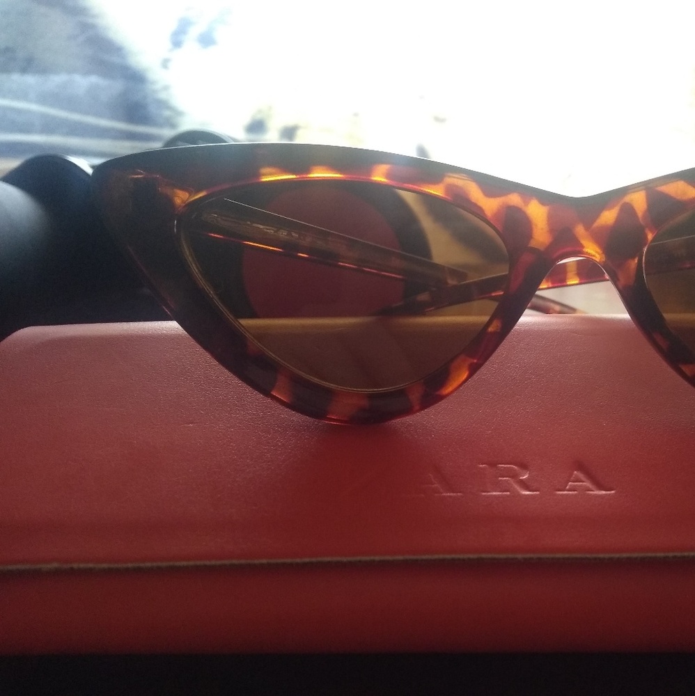 🕶️ NWT Cat Eye Sunglasses